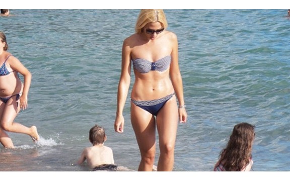 Milica Todorović u bikiniju mami uzdahe - zgodnija nego ikad! (Foto)