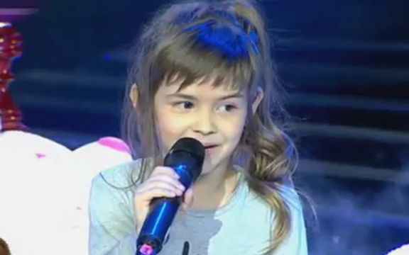 Pinkove zvezdice: Jovana Radonić otvorila superfinale pravom dečijom pesmom i oduševila sve! VIDEO