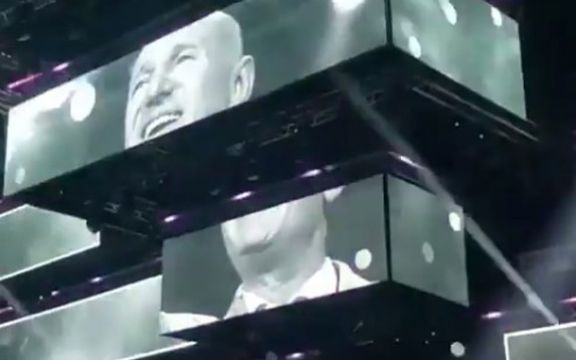 Rasplakao Arenu! Đani deo koncerta posvetio Šabanu Šauliću! (VIDEO)