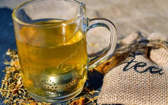 Bolne menstruacije i hormonski disbalans! Ovaj čaj pomaže ali i povećava grudi!