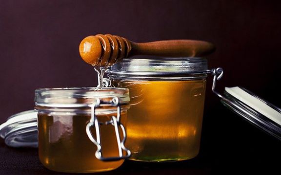 Med i jabukovo sirće na prazan stomak sprečiće šlog i infarkt!