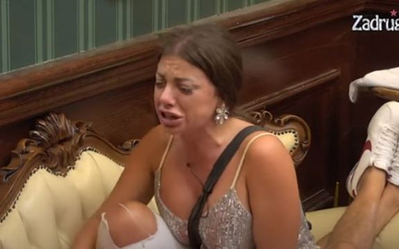 Dragana Mitar napravila haos! Gušila se u suzama i lomila oko sebe! (VIDEO)
