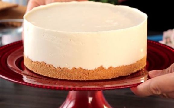 Vazdušastiji od oblaka! Fantastični beli kolač! (VIDEO RECEPT)