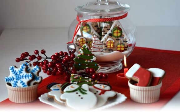 Keks: Božićne kućice, pahuljice i stakleni kolači! (RECEPT)