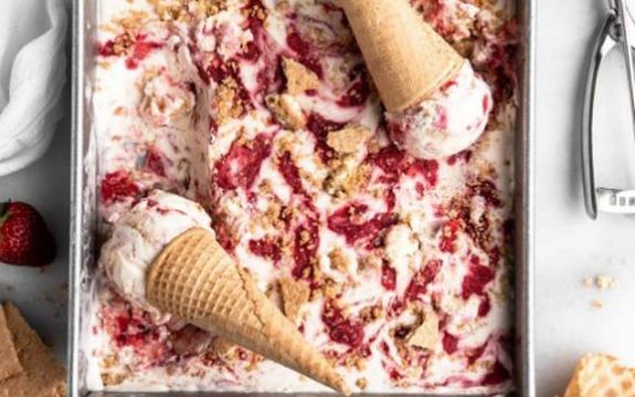 Sladoled od jagoda i meda! Kremasto zadovoljstvo! (RECEPT)