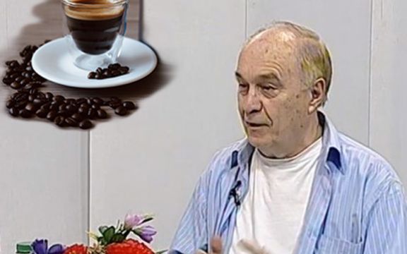 Doktor Borović: Devojke bi imale veće grudi da ne piju kafu!