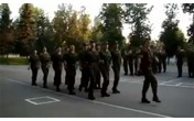 Ruski vojnici marširali uz hit Lejdi Gage (Video)