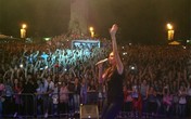 Aleksandra Radović u Kraljevu priredila više od koncerta: Uz pevanje stigla i da tvituje sa publikom! (Foto)
