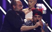 Evrovizija 2018: Skandal na sceni! Oteo mikrofon i uzviknuo - Nacisti! (VIDEO)