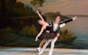 Balet na ledu - Labudovo jezero u izvođenju Ruskog državnog baleta!