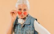 Stručnjak za žensku psihologiju: Kako se primećuje da žena stari!